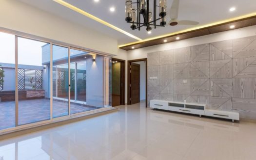 1 Kanal Modern Bungalow is Up For Sale