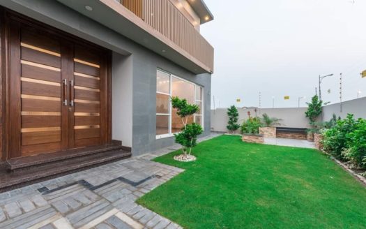 1 Kanal Modern Bungalow is Up For Sale