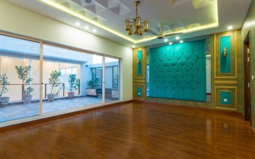 1 Kanal Modern Bungalow is Up For Sale