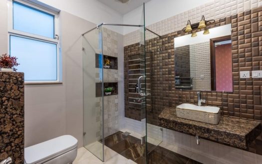 1 Kanal Modern Bungalow is Up For Sale