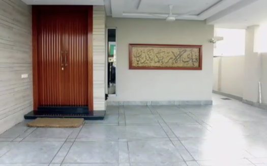 10 Marla  House For Rent