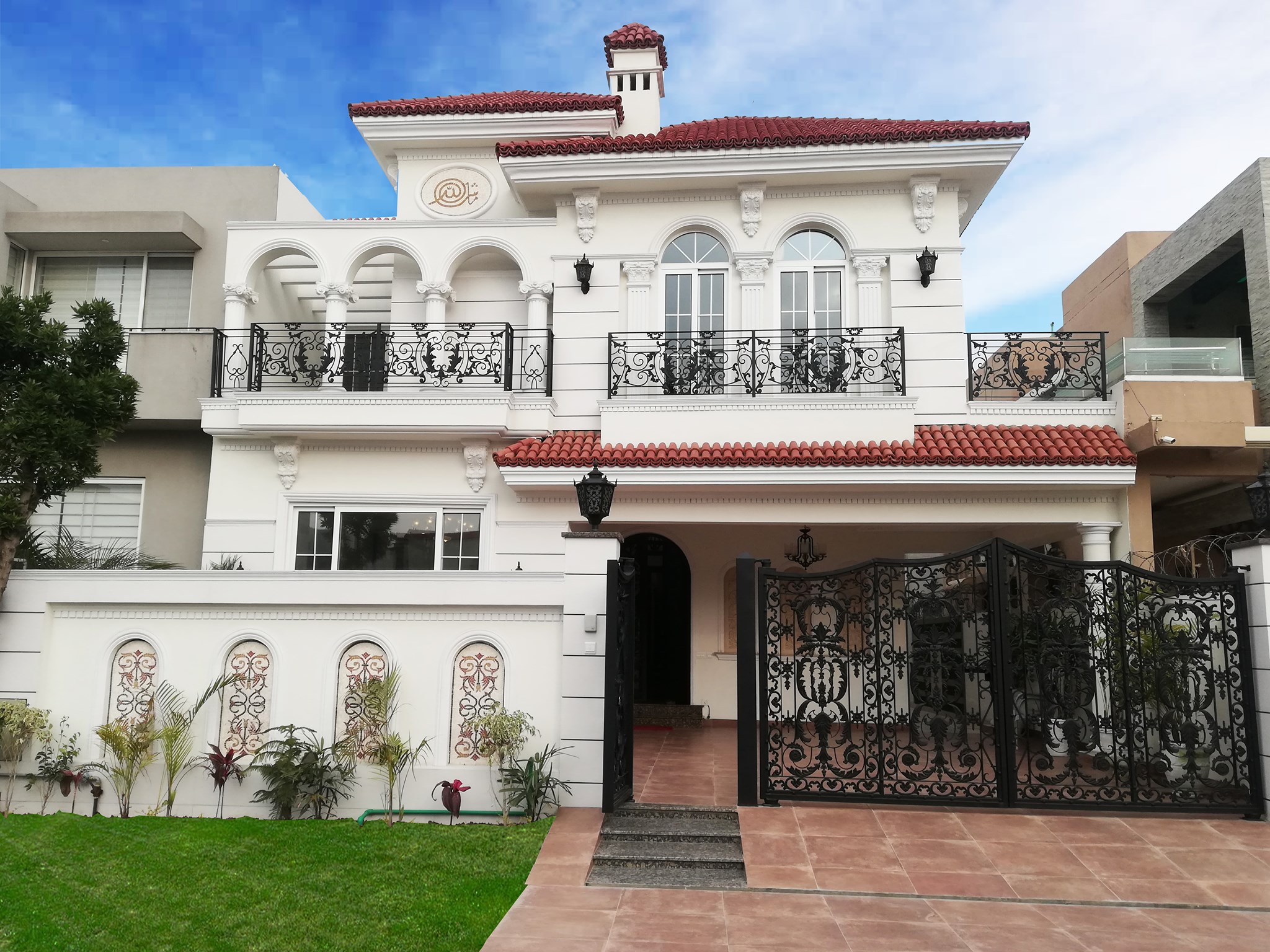 10 Marla Spanish House In Dha Lahore Phase 5 For Sale