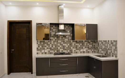 1 Kanal Brand New Bungalow in Bahria Town Lahore