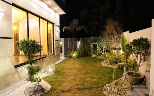 1 Kanal Brand New Bungalow in Bahria Town Lahore